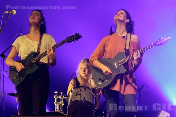 HINDS - 2015-10-31 - PARIS - Grande Halle de La Villette - 